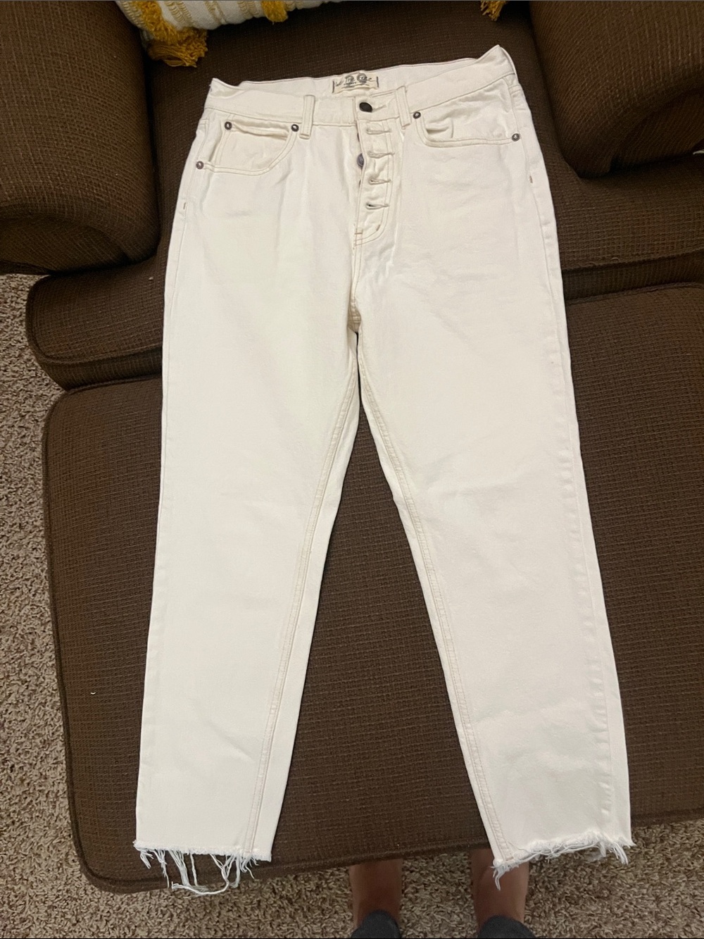 Free People We the Free Womens  High Waisted Ankle Jeans Size 29 Ivory Raw Hem.
